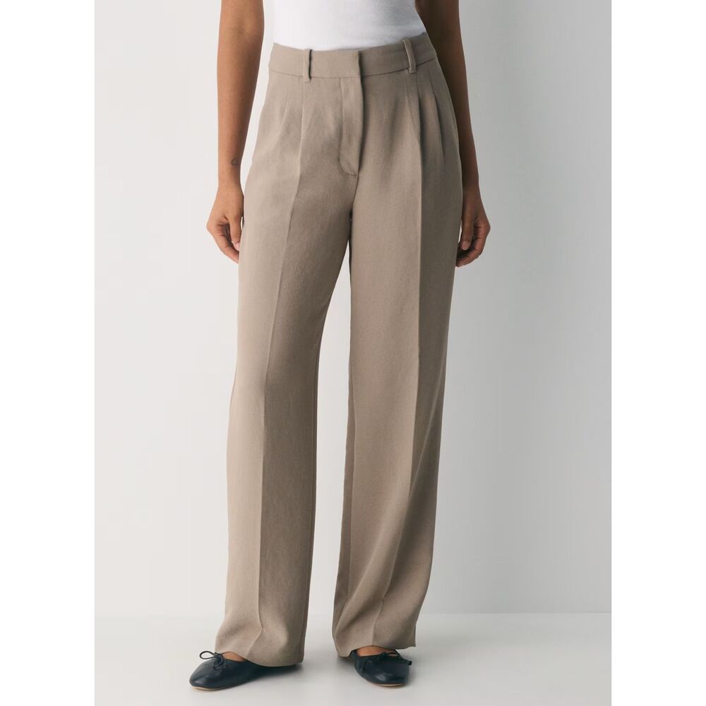 Aritzia The Effortless Pant - Crepette, Nomad Taupe, Size 8 - Picture 2 of 13